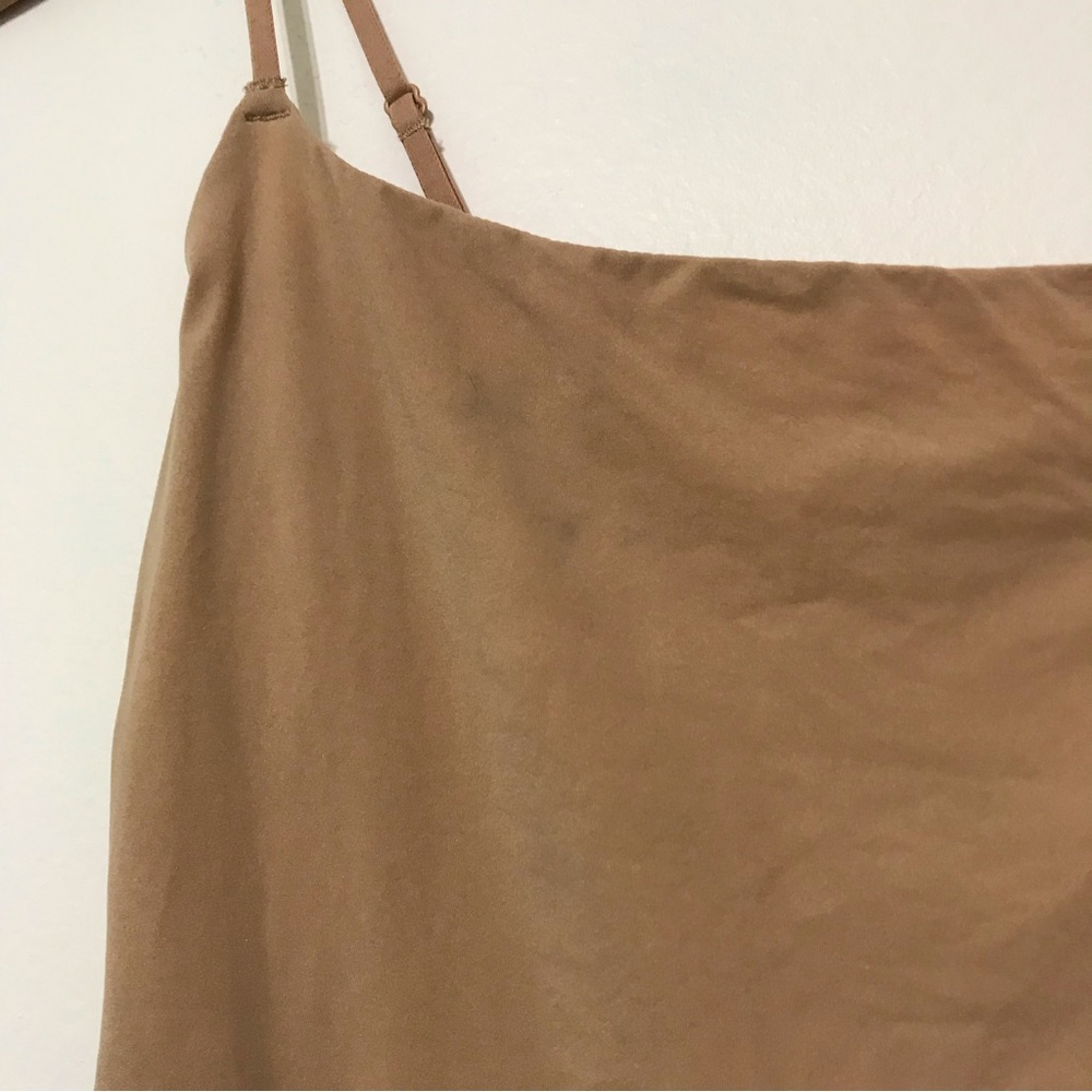 Skims Bodysuit - Picture 2 of 5